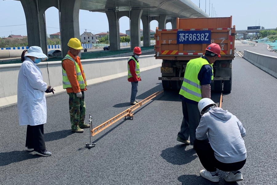 江海大道東延（綜藝集團東-揚子江路）工程瀝青彎沉檢測_副本.jpg
